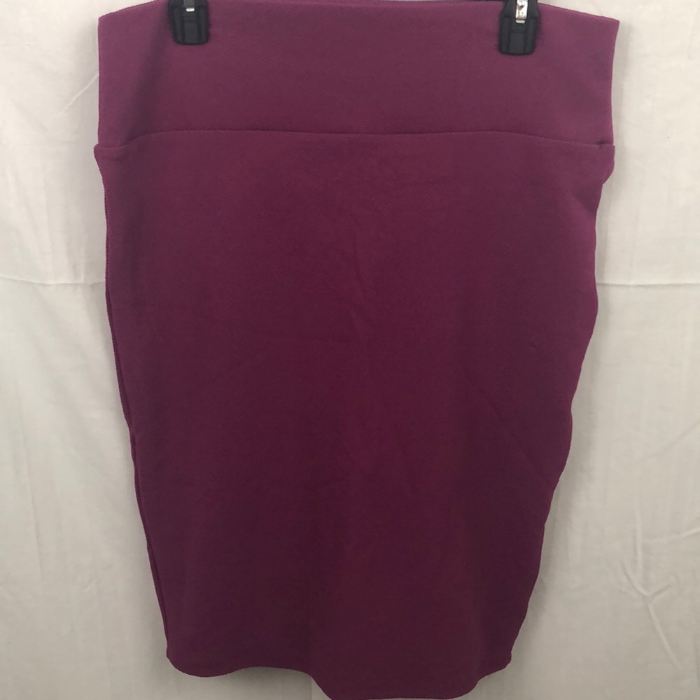Lularoe Cassie L magenta